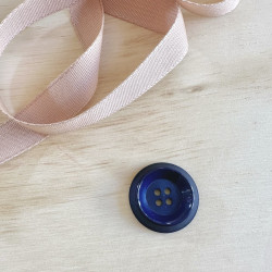 Vintage plastic button med...