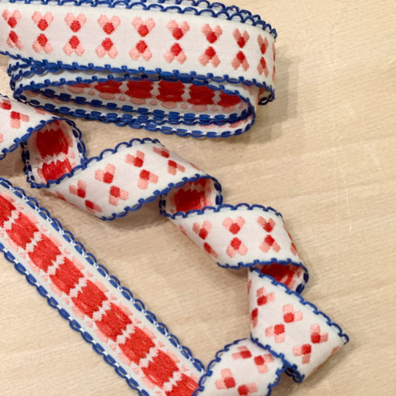 Embroidered webbing  2 cm -...