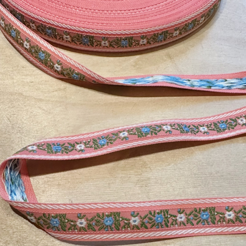 Embroidered webbing  2 cm...