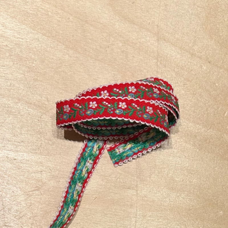Embroidered webbing  2 cm...