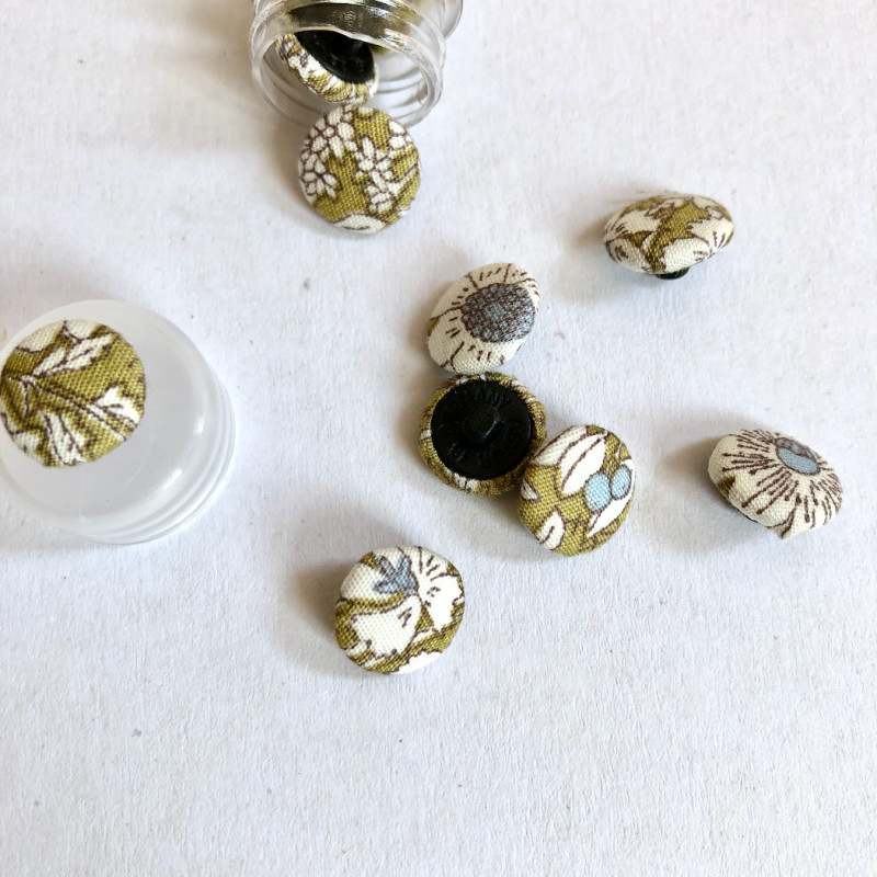 Fabric button floral -...