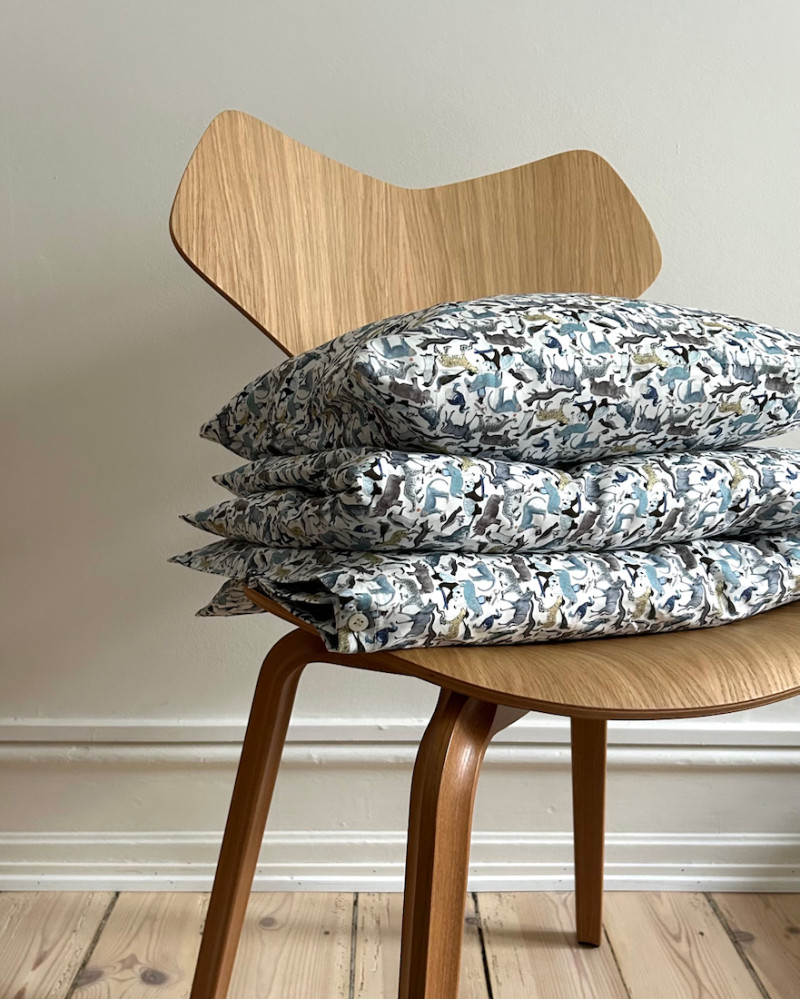 Baby bedlinen made with...