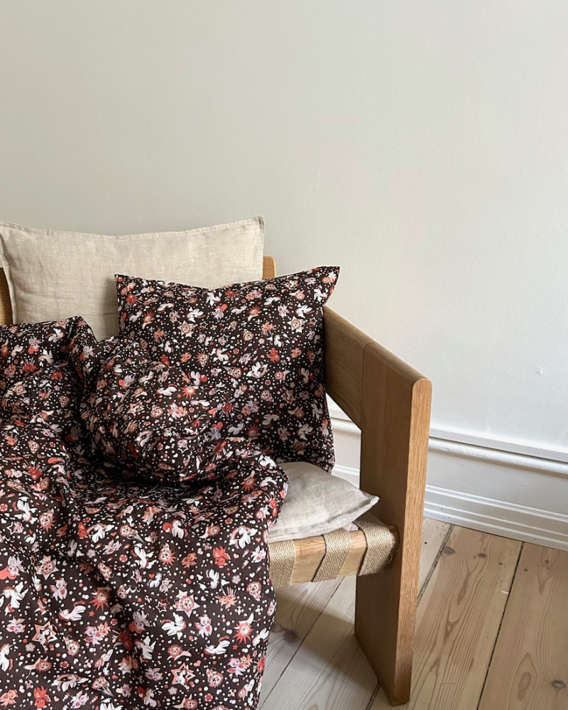 Baby bedlinen made with...