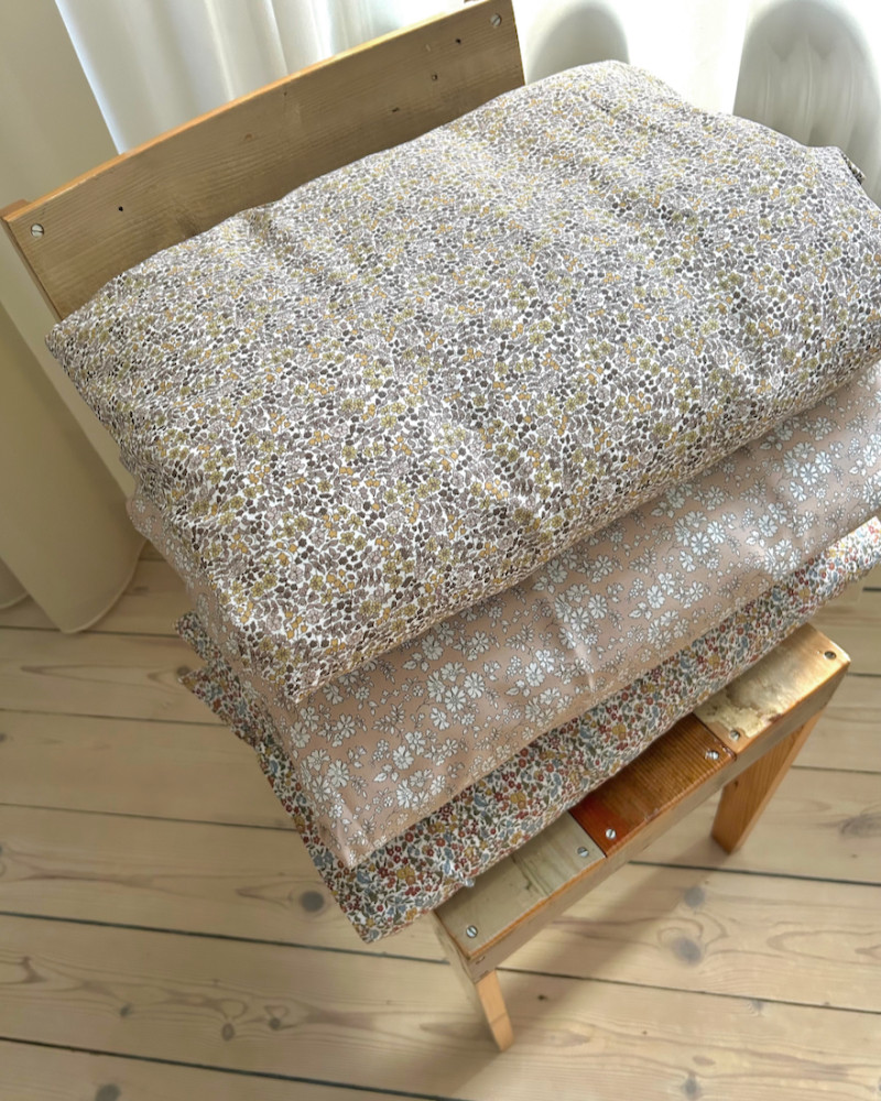 Baby bedlinen made with...