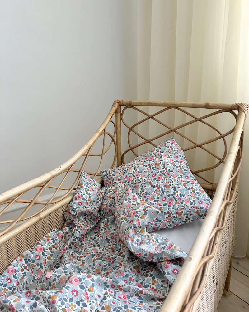 Baby bedlinen made with...