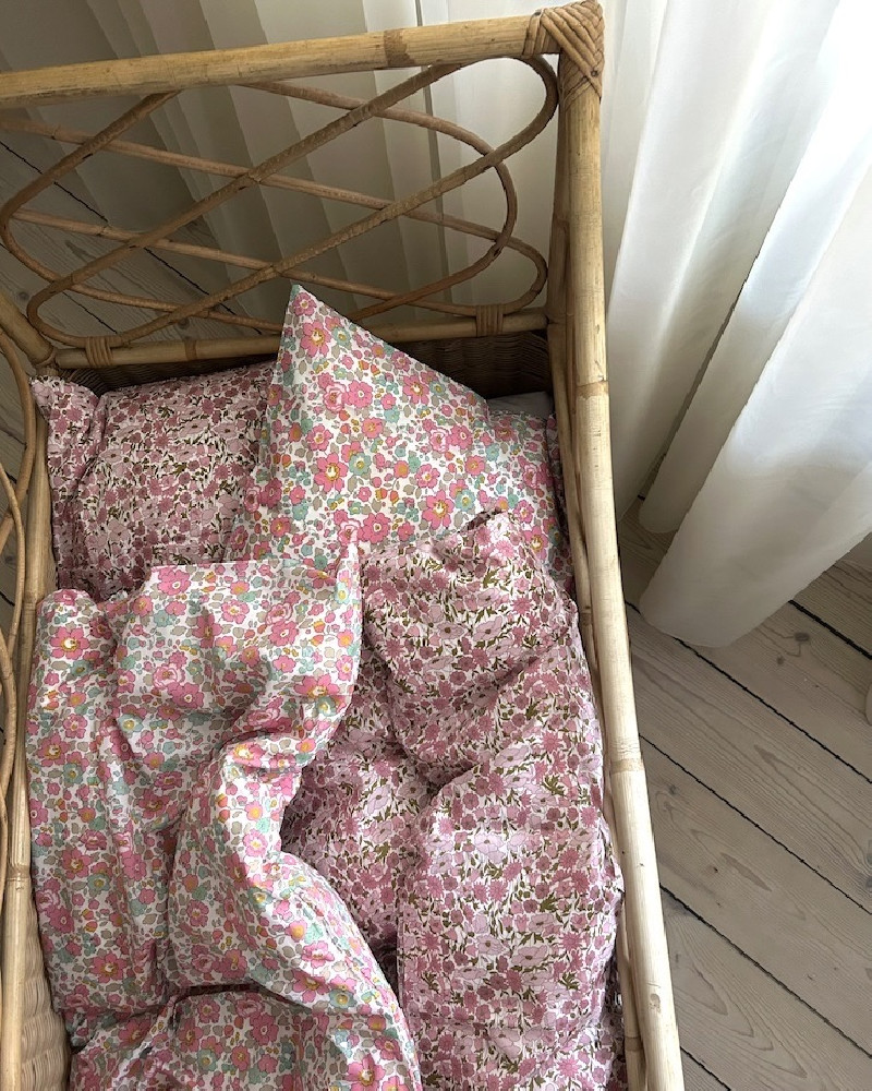 Baby bedlinen made with...