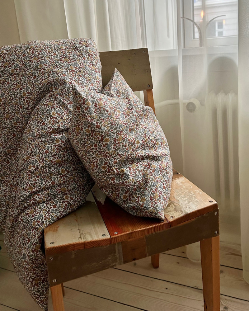 Baby bedlinen made with...