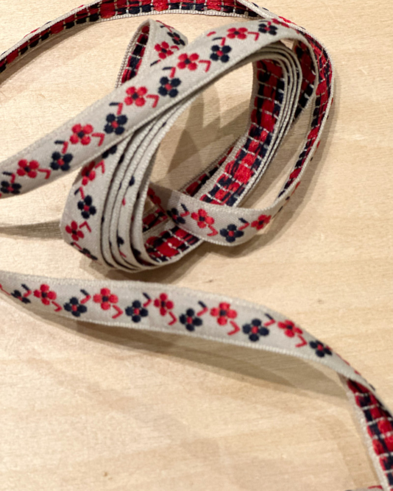 Embroidered webbing 1,2 cm...