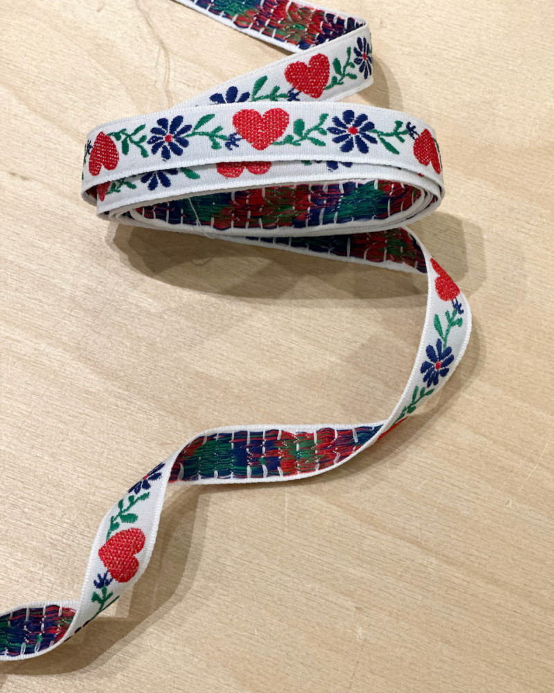Embroidered webbing 1,5 cm...