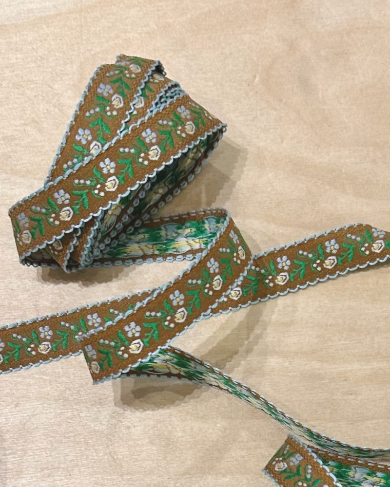 Embroidered webbing  2 cm...