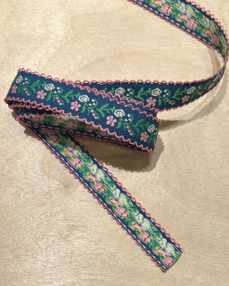 Embroidered webbing  2 cm...
