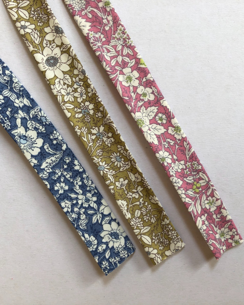 Bias binding floral - olive...