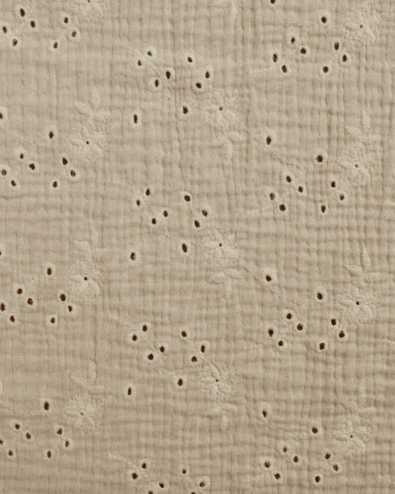 Broderet blonde muslin stof...