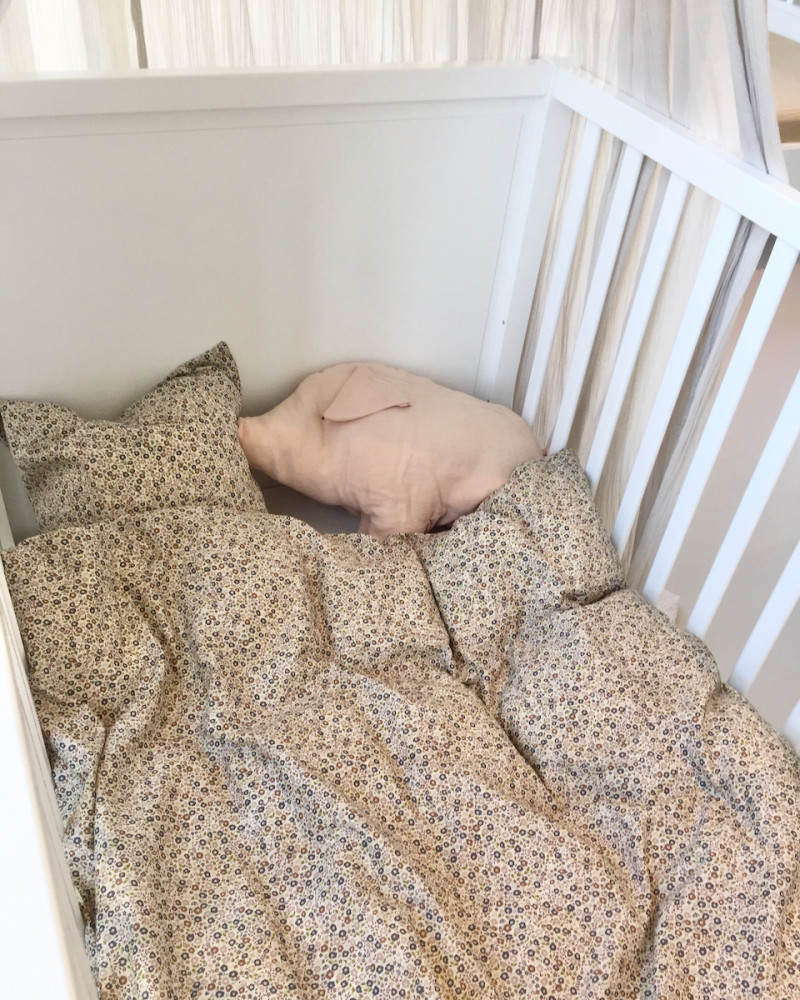 Juniorsengetøj i Liberty...