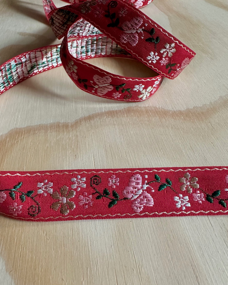Embroidered webbing  2 cm -...