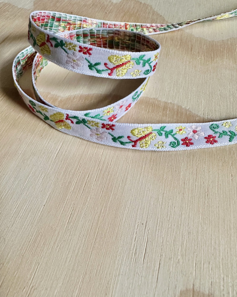 Broderet bånd 1 cm - hvid...