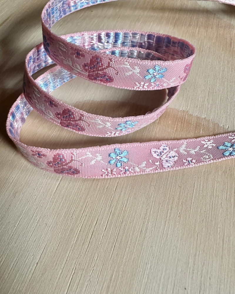 Broderet bånd 1 cm -...