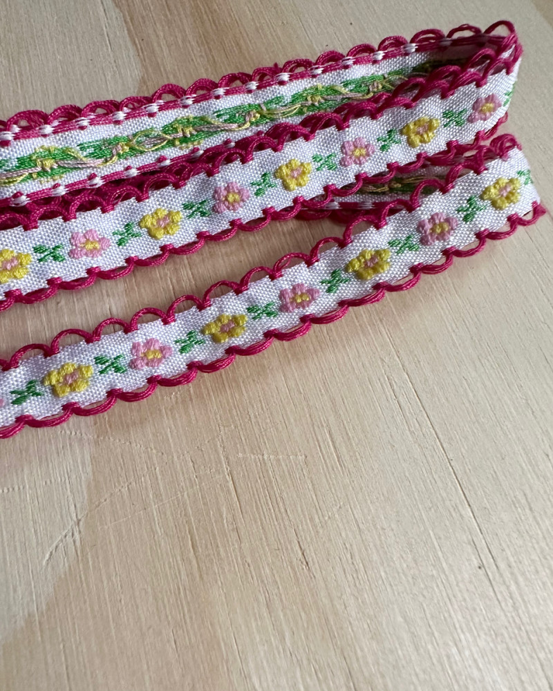 Embroidered webbing 1,2 cm...