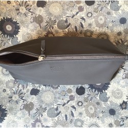 Stor læderpung til puslesager eller toilettaske