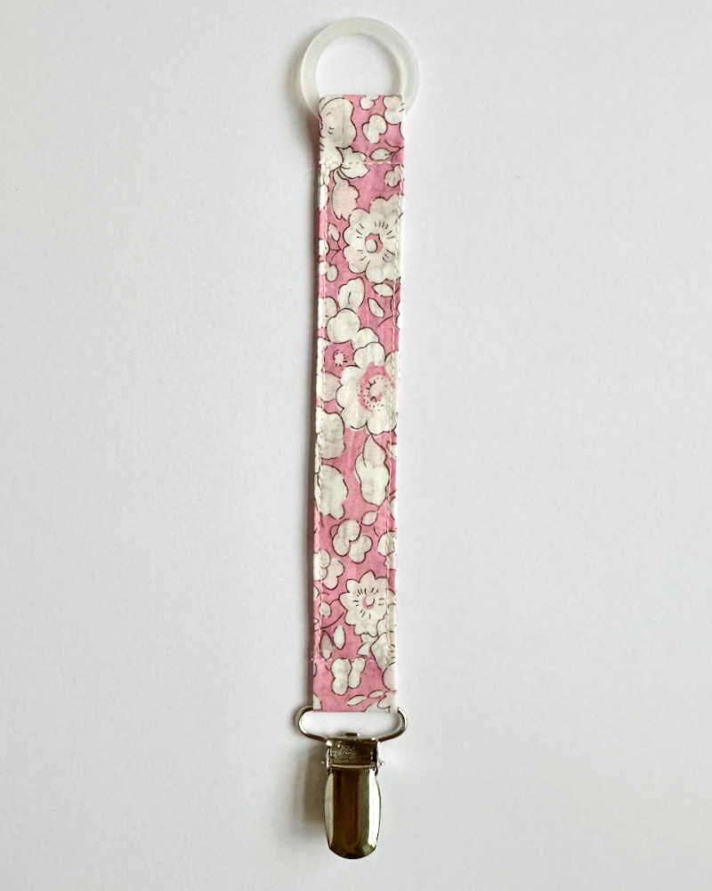 Suttesnor med ring i...