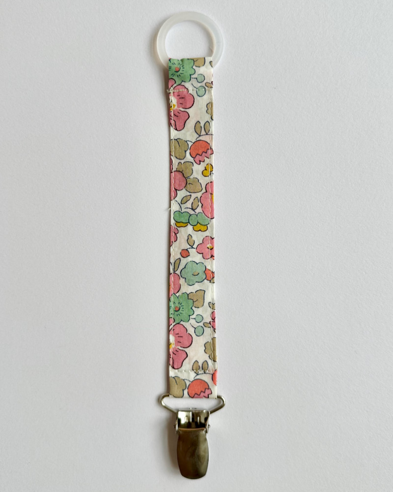 Suttesnor med ring i...