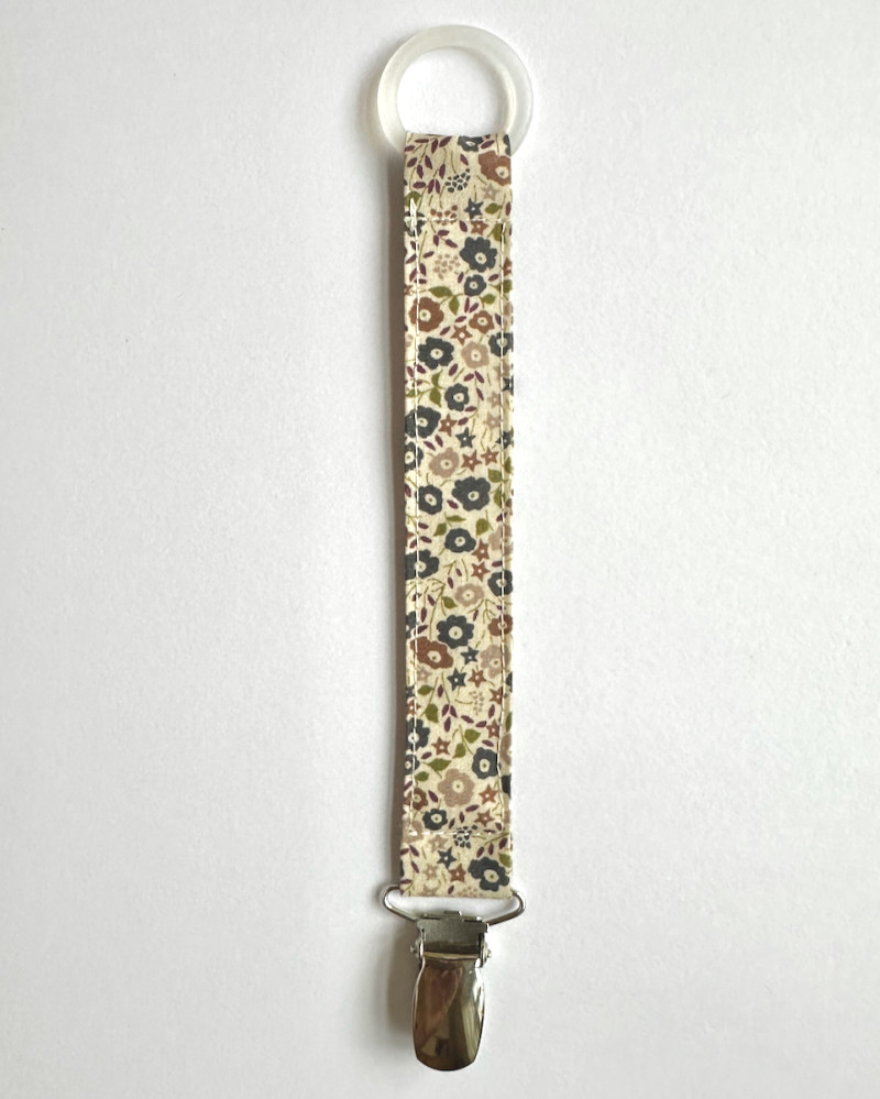 Suttesnor med ring i...