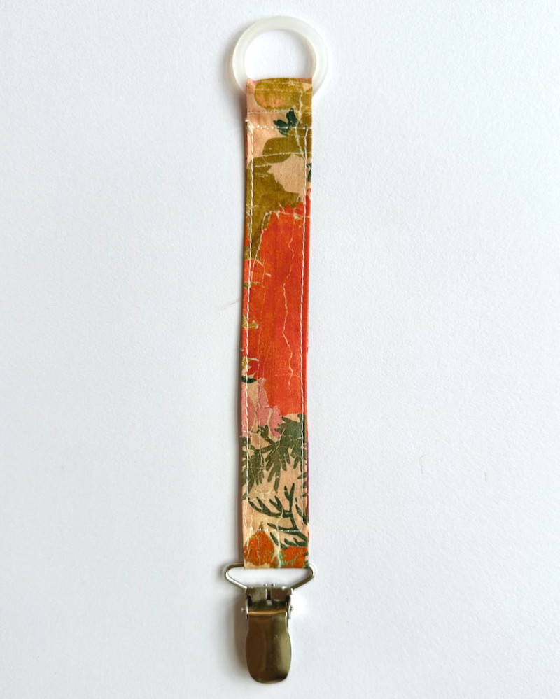 Suttesnor med ring i...