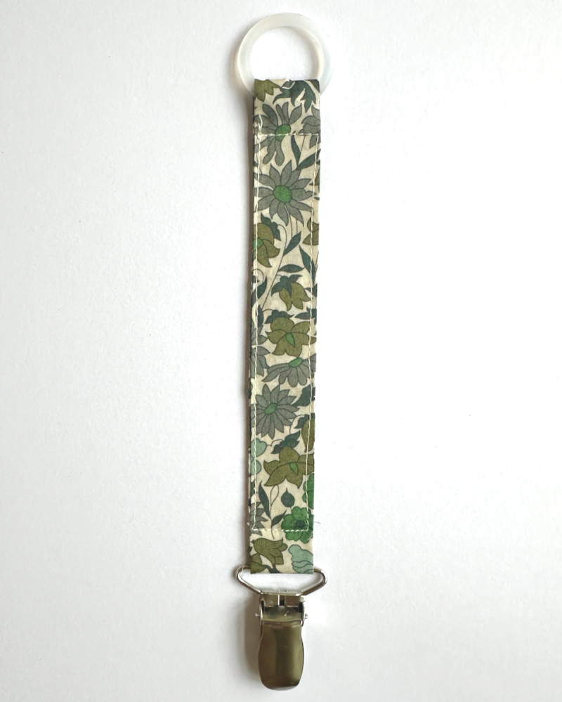 Suttesnor med ring i...