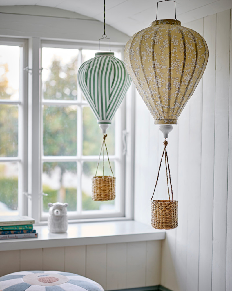 Luftballon i stof med kurv...