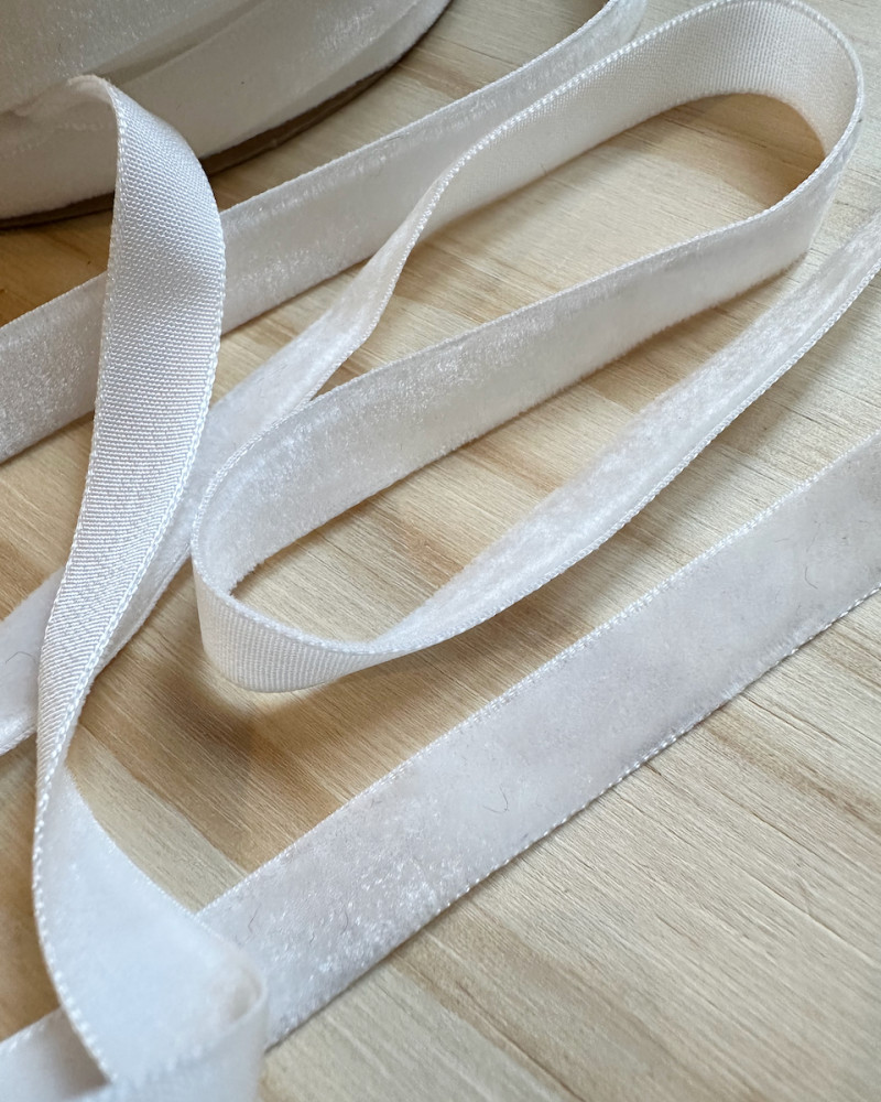 Velourbånd 1 cm bred - ecru