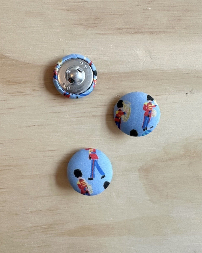 Fabric button Liberty...