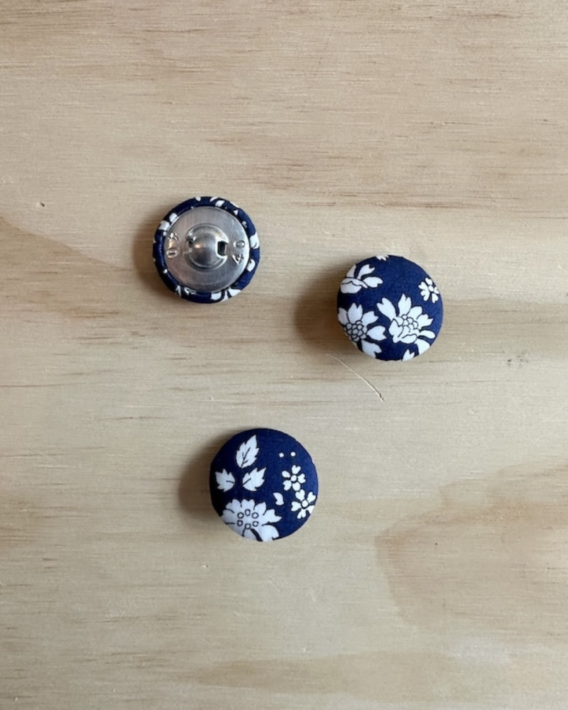 Fabric button Liberty Capel...