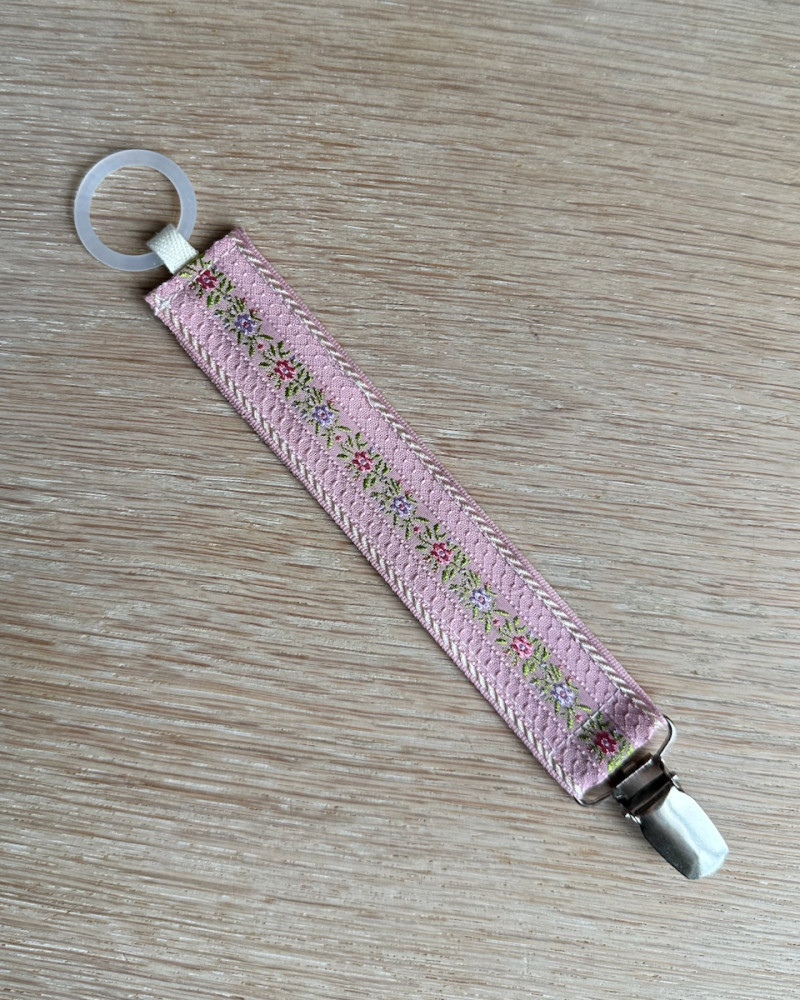 Suttesnor med ring i...