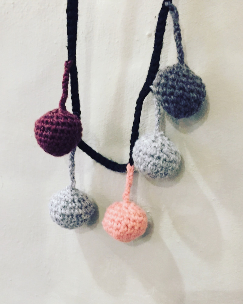 Crochet stroller clip - rose