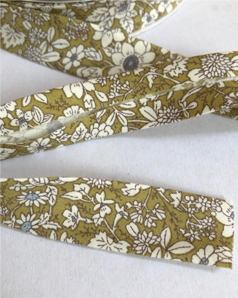 Bias binding floral - olive...