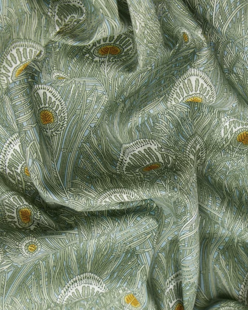 Baby bedlinen made with...