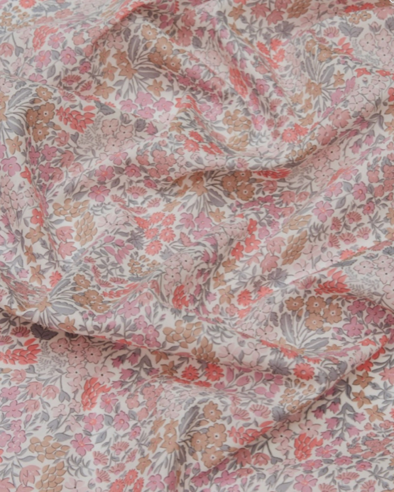 Juniorsengetøj i Liberty...