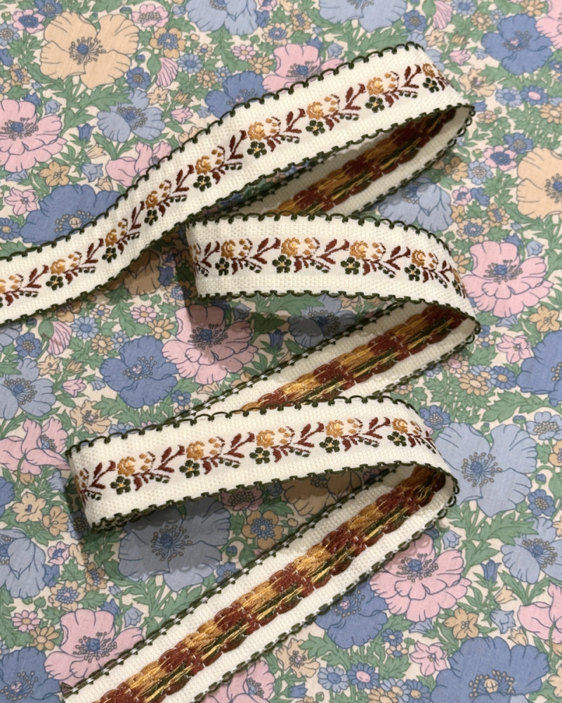 Embroidered webbing 2,5 cm...