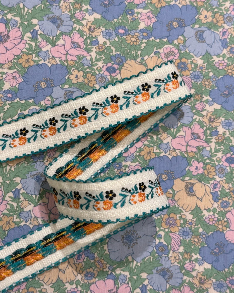 Embroidered webbing 2,5 cm...