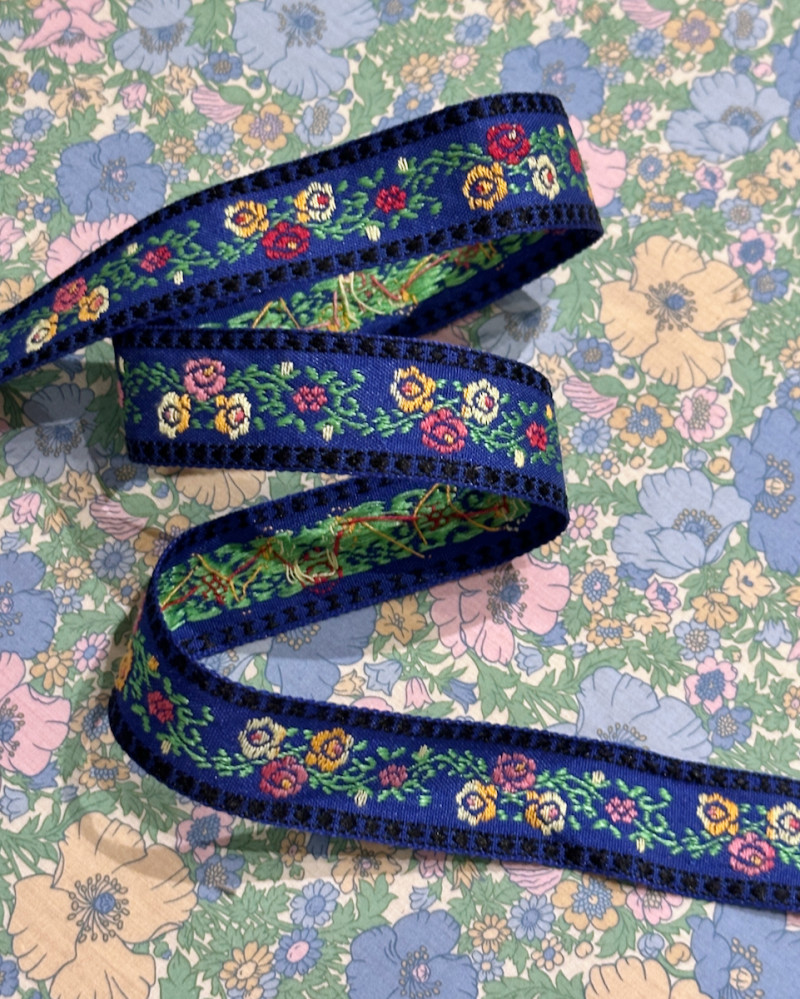 Embroidered webbing 2,5 cm...