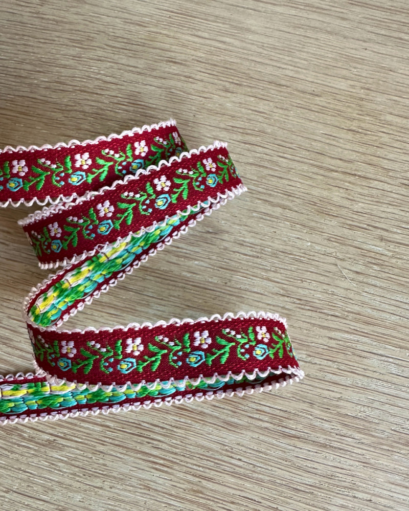 Embroidered webbing  2 cm...