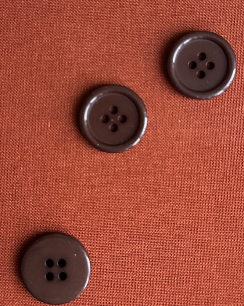 Button plastic 20 mm - brown